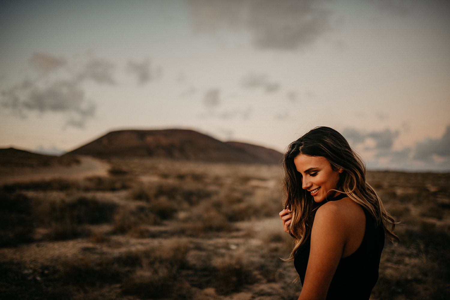 Some sunset portraits for this elopement in La Graciosa
